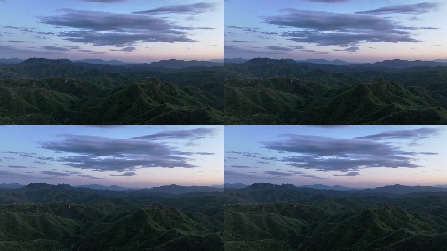 夕阳下的中国金山岭长城