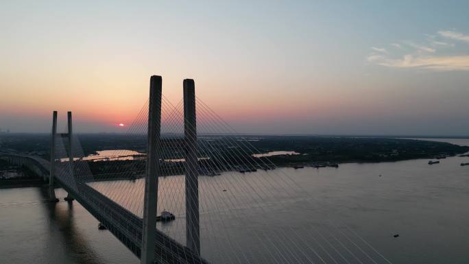 清晨日出长江大桥4k航拍