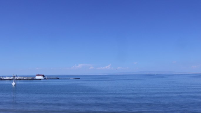 湖水 蓝天白云 平静湖面 青海湖