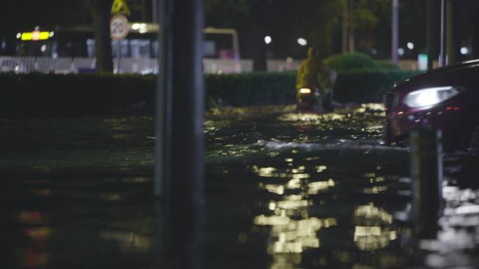 北京暴雨街道7