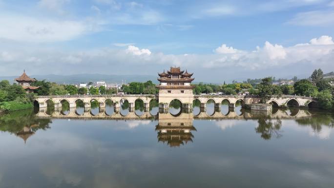 美丽的云南建水十七孔古桥风景