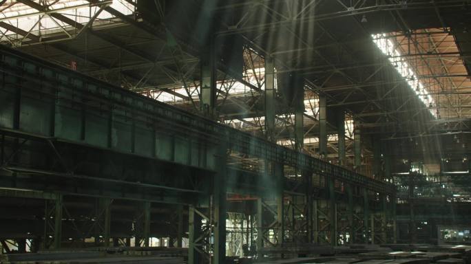 钢铁制造工厂的屋顶