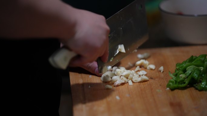 男生一个人做饭