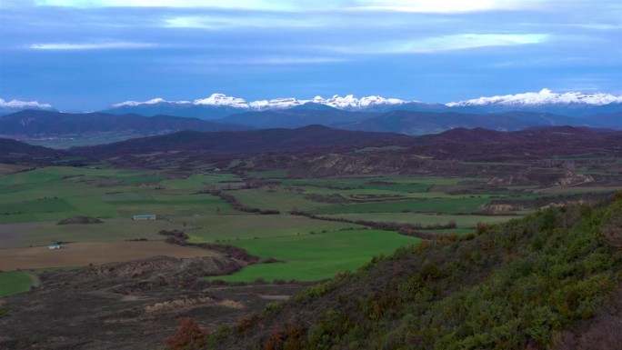 西班牙乡村:比利牛斯山脉