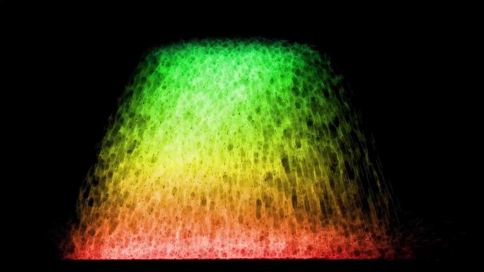 瀑布红黄绿效果正面视图大尺寸强反弹左手和纯白的水在黑色屏幕上