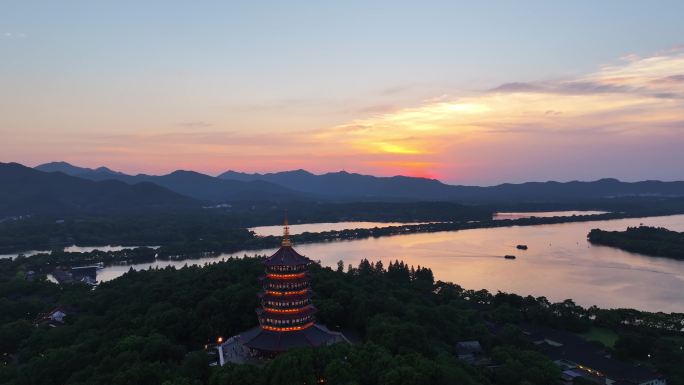 中国杭州西湖雷峰塔日落 西湖十景雷峰夕照