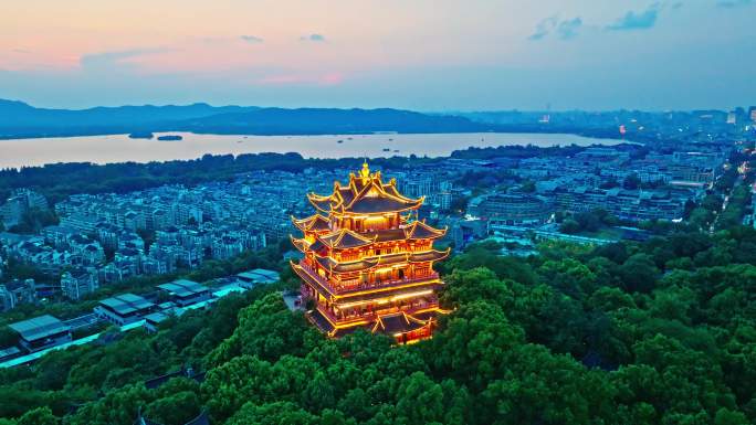 杭州西湖景区城隍阁夜景地标建筑