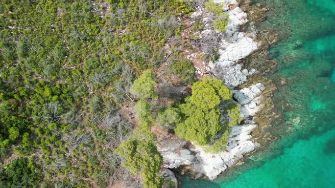 希腊斯科普洛斯岛的阿玛兰多斯角鸟瞰图