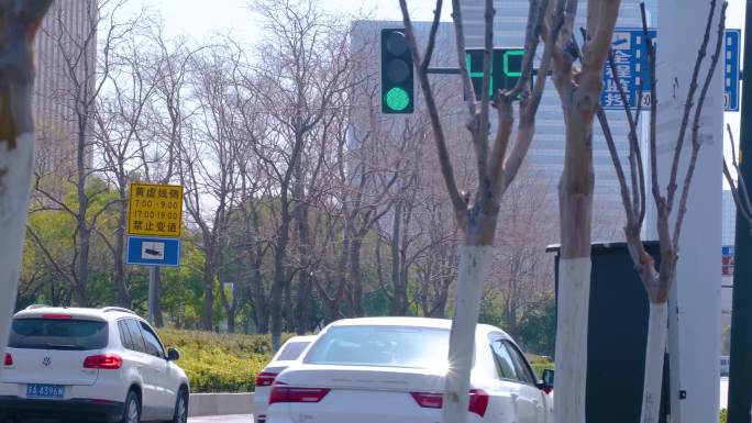 南京城市马路汽车车辆车流视频素材