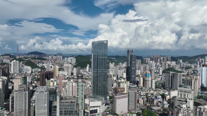 城市核心区和上空翻卷的云层素材（5k)