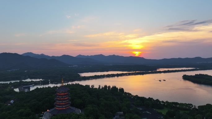 中国杭州西湖雷峰塔日落 西湖十景雷峰夕照