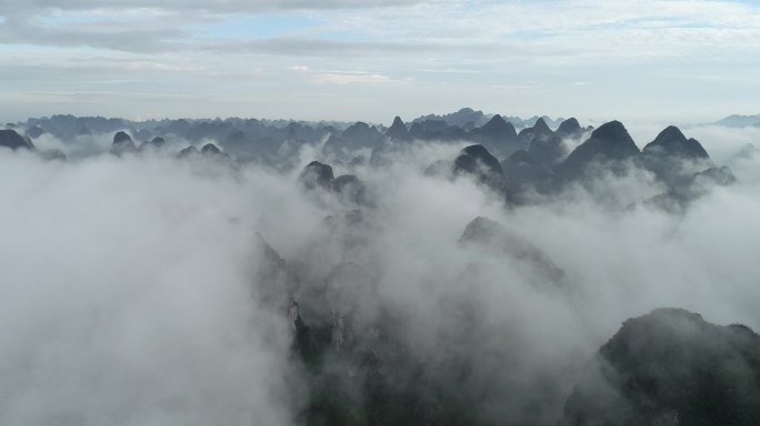 航拍群山云海