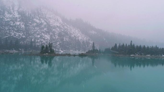 冰天雪地雪山山顶冬天冬季寒冷航拍山脉山区