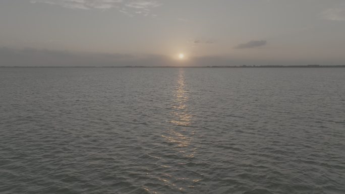 湖中日落1