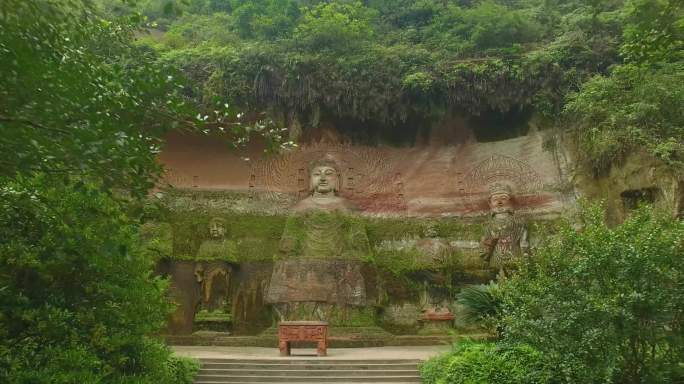 乐山大佛侧面风景