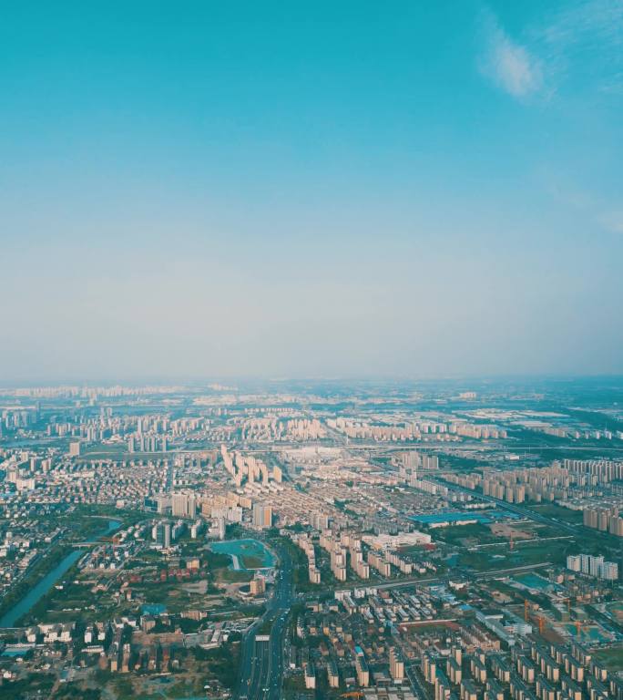 航拍4K高空飞机视角看城市扬州广陵区
