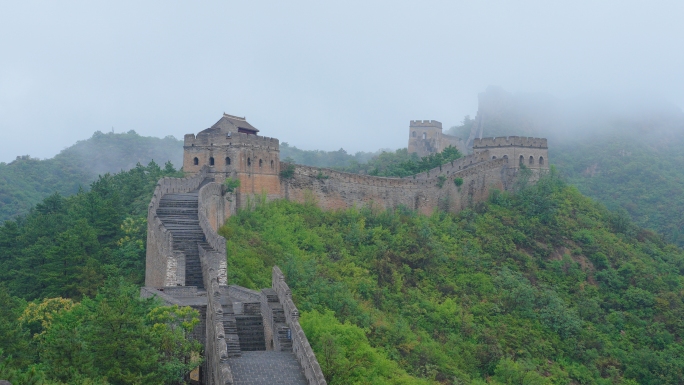 雨中长城