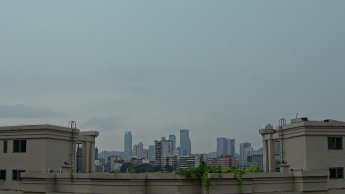 乌云暴雨来袭雨过天晴