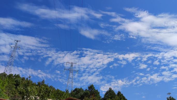 输电线路上的蓝天白云4k