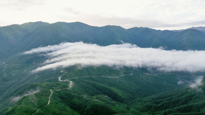 唯美自然风景大山云雾山岚延时视频素材