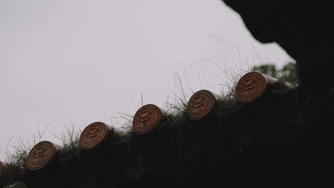 下雨天屋檐下雨水