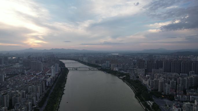 江西赣州城市蓝天白云城市大景全景航拍