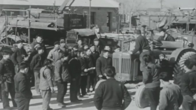 60年代 拖拉机培训 耕地