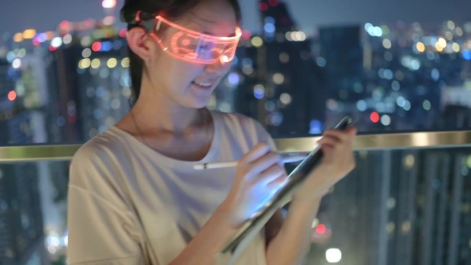 未来投资世界与眼镜人工智能和虚拟现实模拟器系统