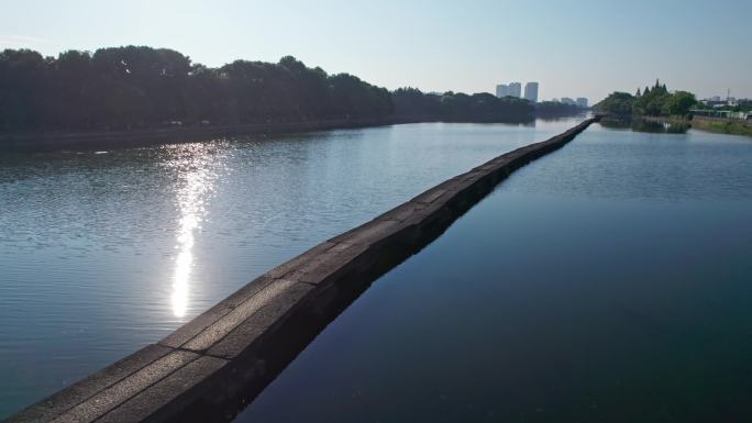 绍兴柯桥古纤道 水波光影石板桥