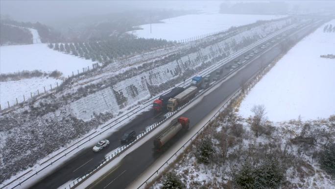 冬季雨雪天气高速公路运输