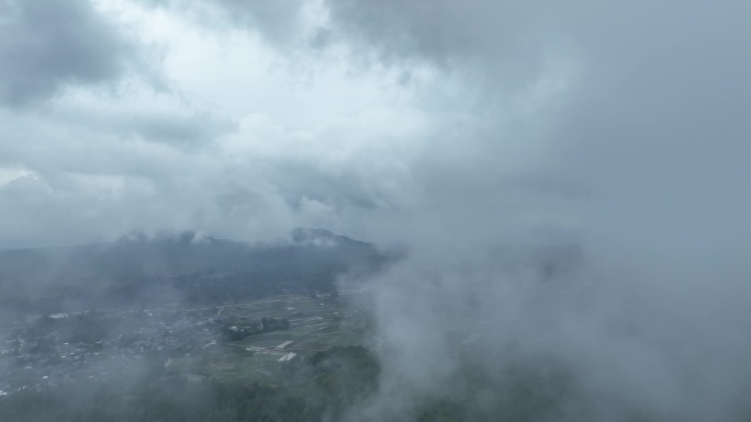 山间云海