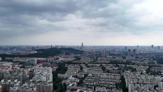 航拍暴雨前的济南