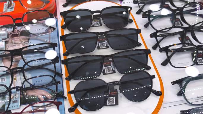 近视眼镜太阳眼镜眼镜店眼镜销售视力保护