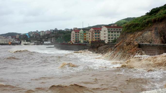 浙江温岭石塘金沙滩，台风天气