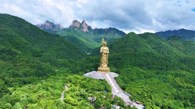 航拍九华山大愿文化园地藏王菩萨圣象