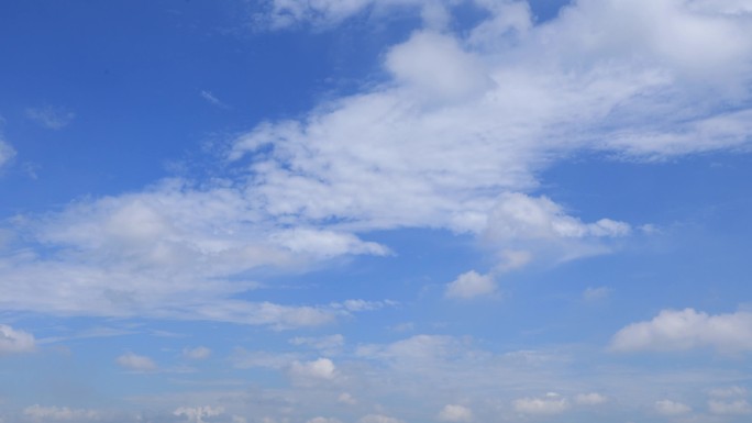 蓝天白云延时摄影动漫色彩雨季