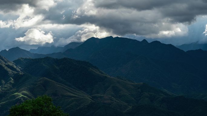 【4K】武夷山黄岗山日落延时丁达尔光