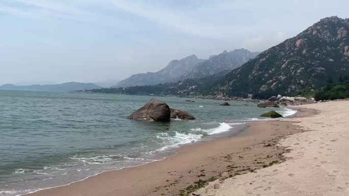 旅游宣传 海边沙滩海浪山海崂山