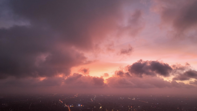 台风天城市火烧云