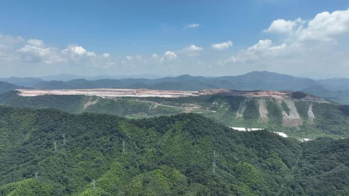 挖山挖矿生态破坏夷为平地矿山