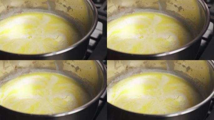 向融化的黄油中加入盐的幻灯片