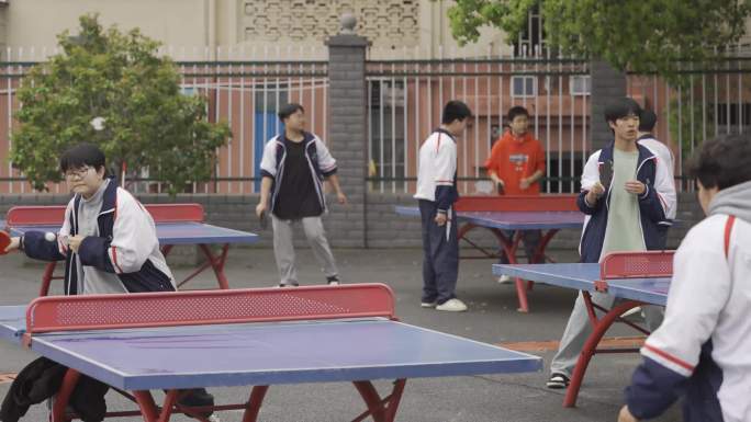 青少年打乒乓球打乒乓球训练