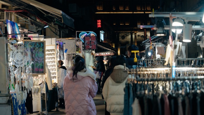 武汉夜市美食服装街路边摊