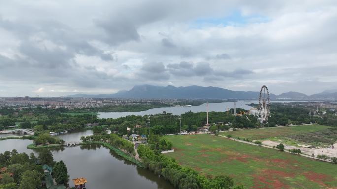 昆明滇池边的大观楼公园