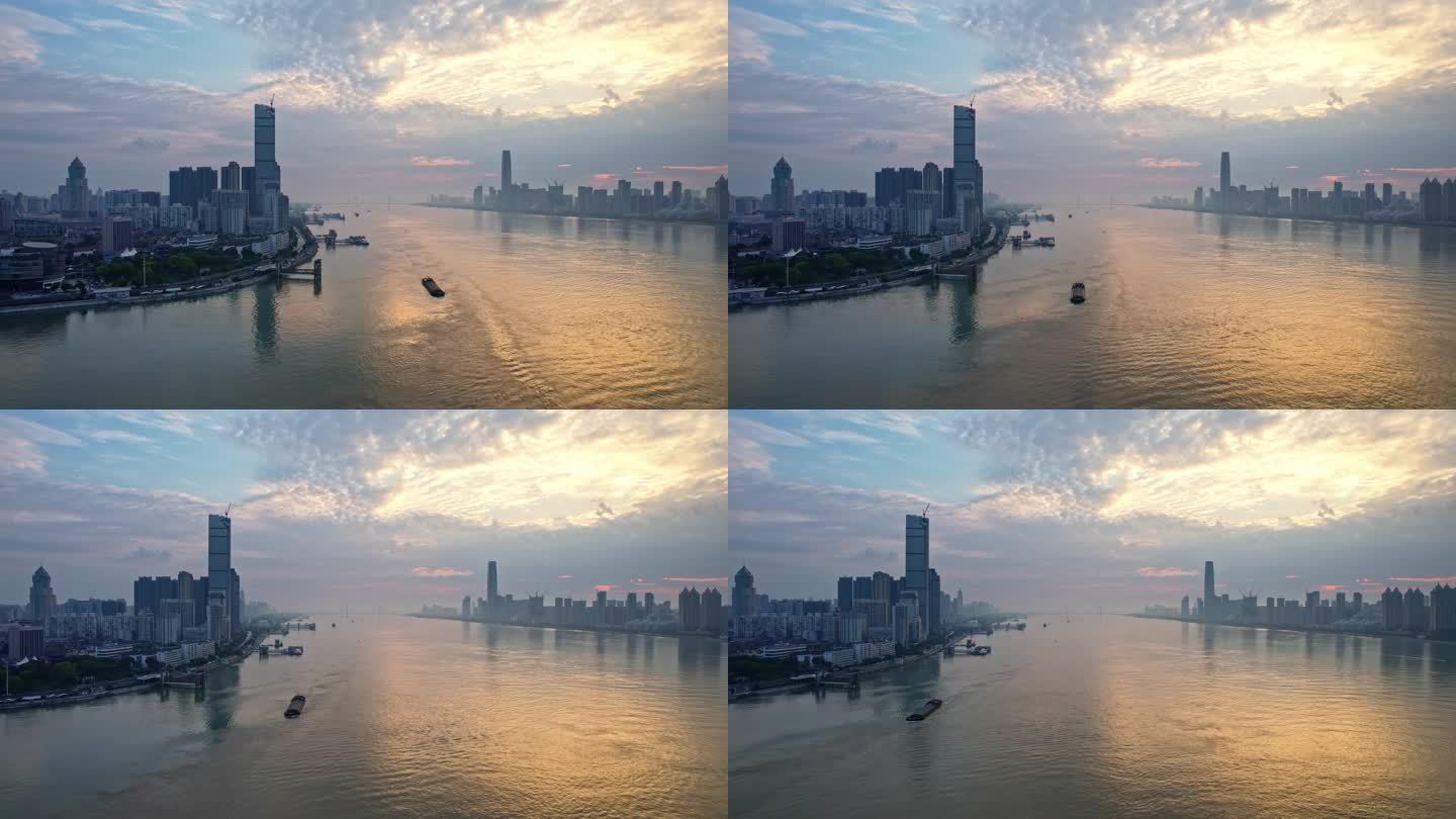 湖北武汉汉江入长江口的清晨城市风光