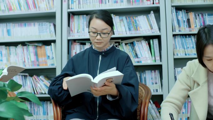 【4K】女子看书学习