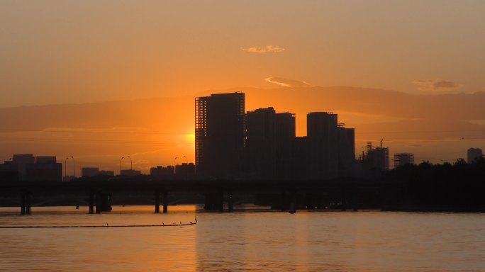 落日晚霞河边夕阳大桥北京通州大运河夜景
