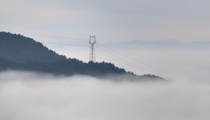 云海山顶电网电力电塔