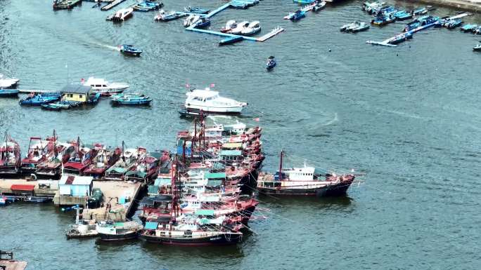 航拍广东惠州大亚湾渔村渔船港口码头