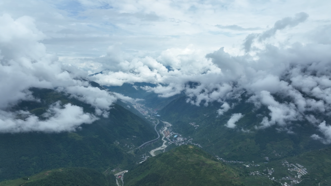 震撼大气大山峡谷自然风景云雾石棉县风光